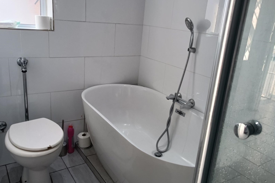 2 Bedroom Property for Sale in Zonnebloem Western Cape